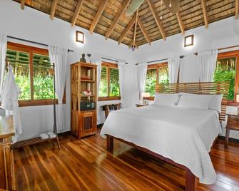 Copa De Arbol Beach & Rainforest Resort - Agujitas de Drake - Schlafzimmer