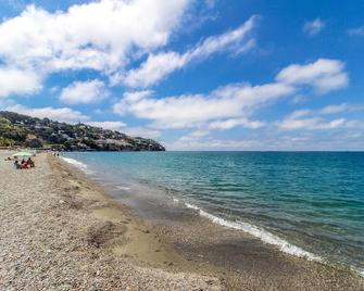 Cozy Apartment In Almunécar - Almuñécar - Plage