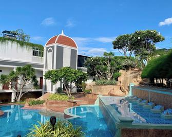Green Oasis Nha Trang Resort - Thon Dam Van - Piscina