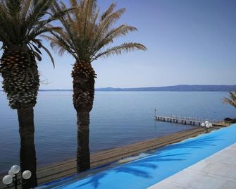 Hotel Lido - Beach and Palace - בולסנה - בריכה