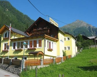 Dreibettzimmer, Dusche, WC, Balkon - Gasthof-pension Innerfraganter Wirt - Flattach - Building