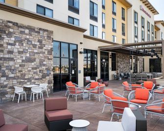 Hilton Garden Inn Visalia - Visalia - Patio