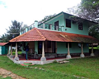 The Lake-Shore Apartment - Pondicherry - Edificio