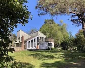 Grey Whale - Fort Bragg - Edificio