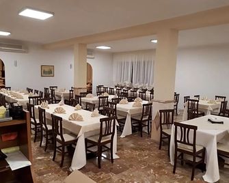 La Collinetta - Villa Santa Maria - Restaurante