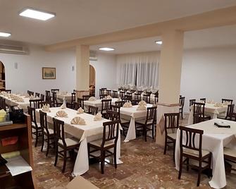La Collinetta sas - Villa Santa Maria - Restaurant