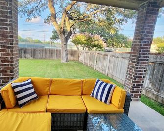 Near Sea World and Fiesta Texas! - Helotes - Patio