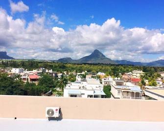 West Front One No 4 With Seafront - Licensed By Tourism Authority 14977 Flic En Flac Mauritius - Flic en Flac - Balcó