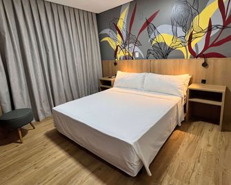 Ramada Encore by Wyndham Ponta Grossa - Ponta Grossa - Ložnice