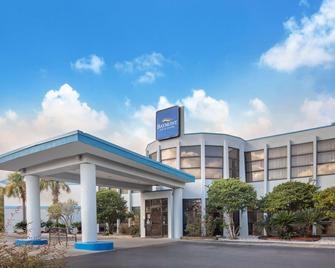 Baymont by Wyndham Laurel - Laurel - Building