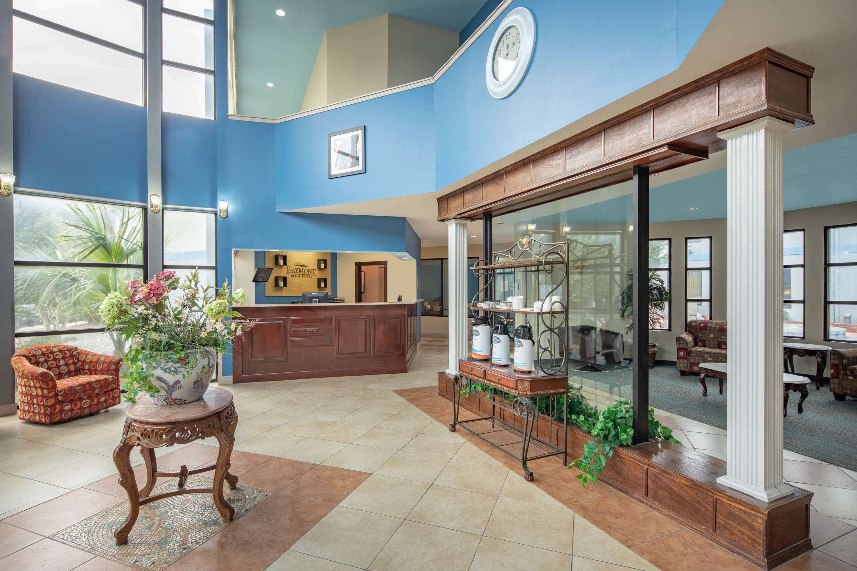 Baymont by Wyndham Laurel - Laurel - Lobby