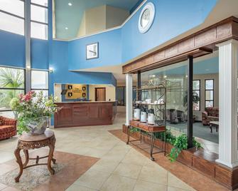 Baymont by Wyndham Laurel - Laurel - Lobby