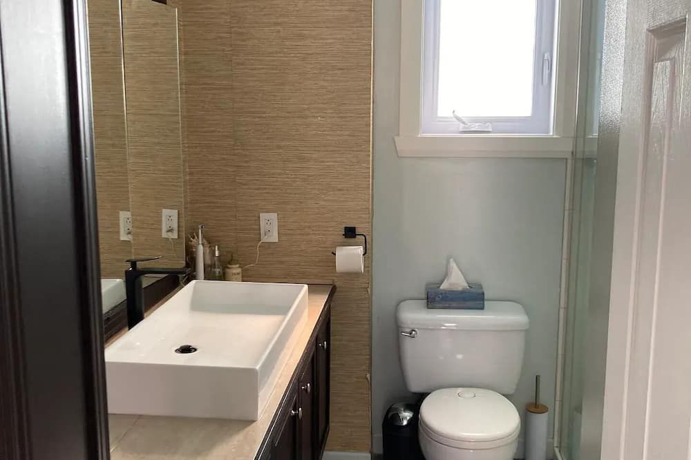 Owl House - Hot Tub with rooftop terrasse - Québec City - Bathroom