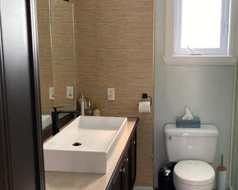 Owl House - Hot Tub with rooftop terrasse - Québec City - Bathroom