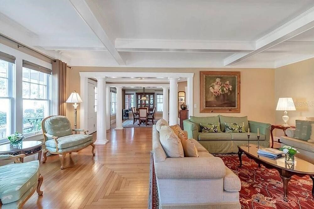 Elm Room Bay at ONE Inn, steps to Downtown St. Pete: Ideal for all guests - St. Petersburg - Salon