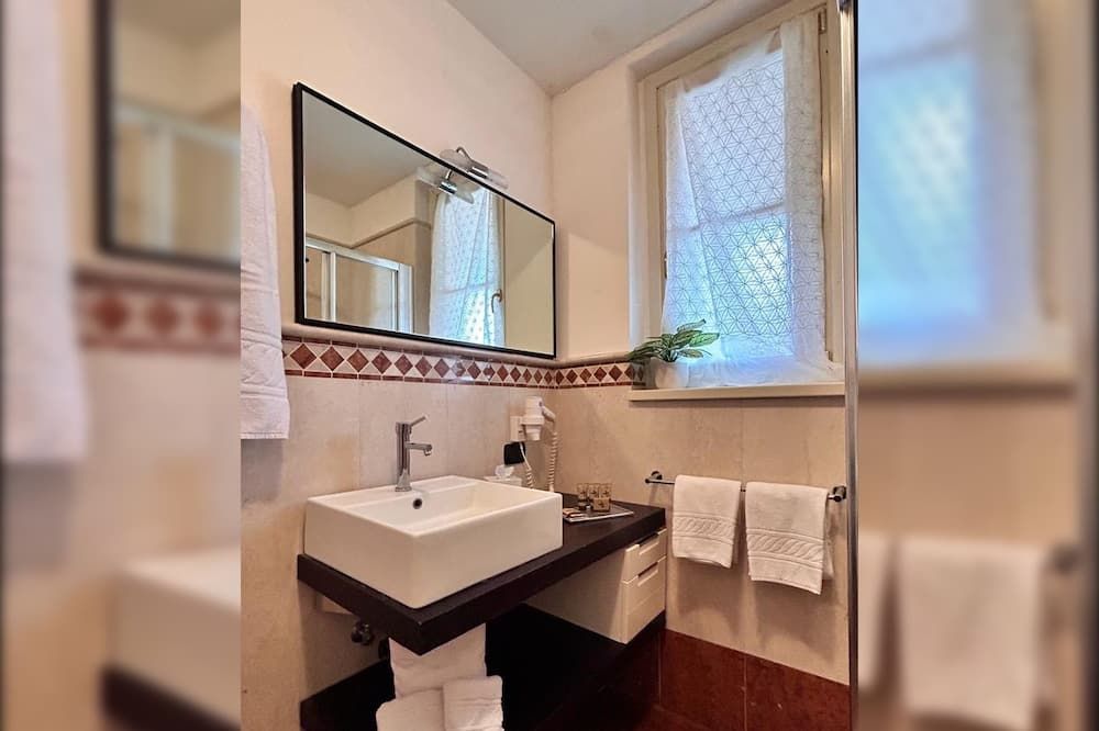 Aquazzurra Resort & Aparthotel - Cannobio - Bad