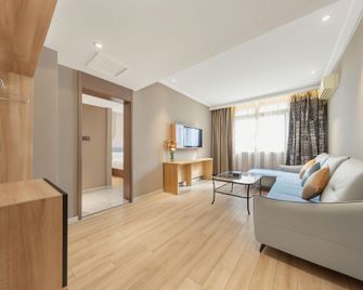 Home Inn Neo Shanghai Quyang Business Center Dabaishu Metro Station - Shangai - Habitación
