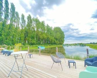 Gite L'Echo des 2 Baies - Saint-Quentin-en-Tourmont - Patio