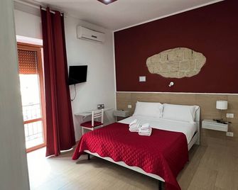 Napoli Central Gate - Nápoles - Habitación