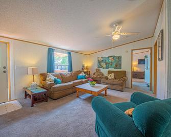 Double Tide Beach House\nOne Block from The River\nLarge Yard\nDeck Area \nFire Pit - Colonial Beach - Living room