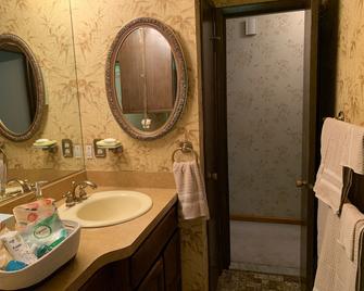 ValleyView-Ultimate 3BR Getaway w/Inground Pool by Fahnestock/Appalachian Trail - Hopewell Junction - Bathroom