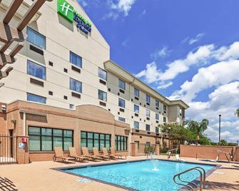Holiday Inn Express & Suites Pharr - Pharr - Edificio