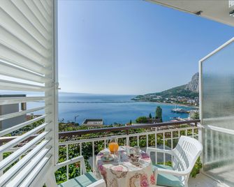 Apartment and Rooms Tatjana - Omiš - Balkon