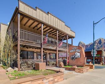 Petty Ranch Inn - Springdale - Rakennus