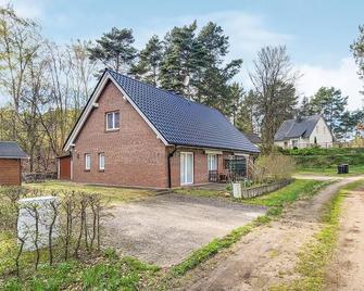 Awesome Home In Wittstock With Wifi And 3 Bedrooms - Wittstock/Dosse - Gebäude