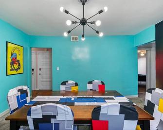 Gamer's Paradise Duplex | Themed | Sleeps 13 - Cleveland - Dining room