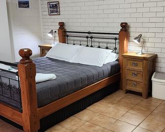 Warrumbungles Mountain Motel - Coonabarabran - Bedroom