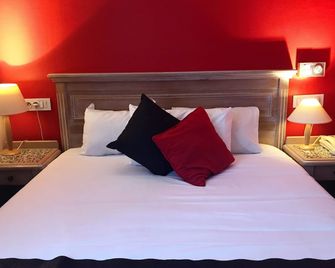 Brit Hotel Aux Sacres - Reims - Camera da letto