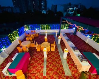 Crescent Inn - Greater Noida - Balkon