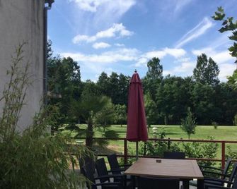 Le Scorpion - Blesle - Patio
