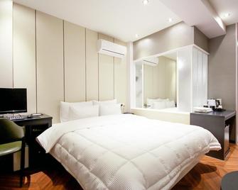 Hotel Coco - Busan - Bedroom