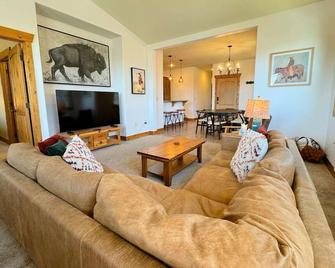 Family Condo Getaway near Grand Targhee, Yellowstone, + Grand Teton - Driggs - Sala de estar