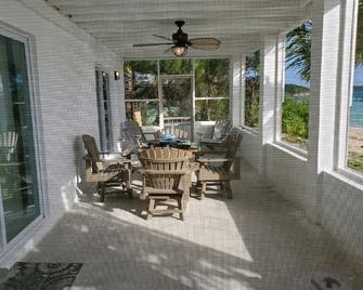 Trela Sands #3 In Eleuthera Bahamas 1 Bedroom Studio Right On The Beach - North Palmetto Point - Patio
