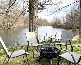 Kayaks | Relax by River | 10 Min to Shipshewana | - Howe - Terasa