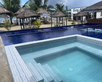 Beautiful Junior Suite in Lopez Beach Resort - Sipalay - Piscina