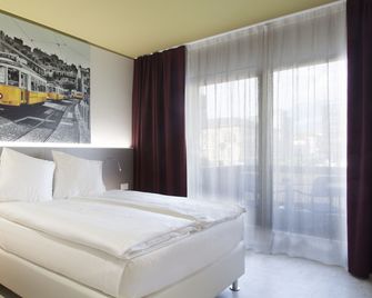Hotel City Locarno - Locarno - Chambre