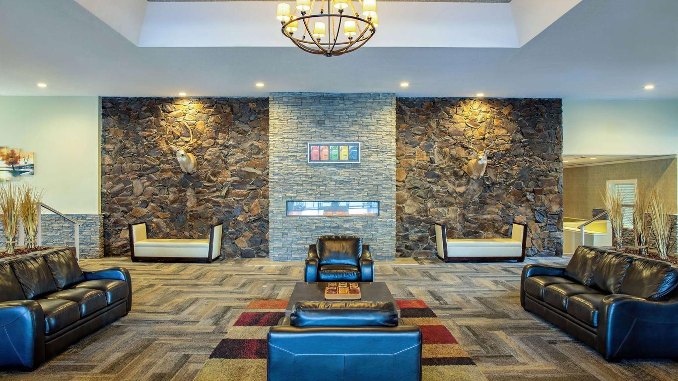 دايز إن آند كونفرنس سنتر باي ويندام كرانبروك