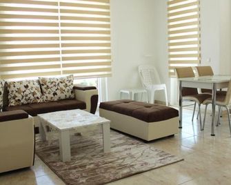 Güden-Pearl Apart Hotel , Große Apartments mit Küche , Privater Strand , Ausgezeichnetes Frühstück - Antalya - Bedroom