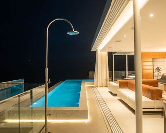 A one of one, Luxivité presents La Vue - The Penthouse - Río de Janeiro - Piscina