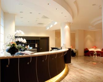 San Giorgio, Sure Hotel Collection by Best Western - Forlì - Front desk