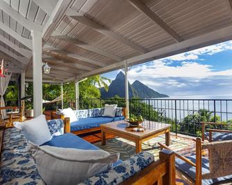 An Ocean View Tropical Villa With Privacy And Comfort That's All About The View! - Soufrière - Balcony