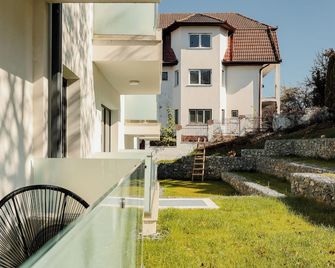 نيست إن ميتيور - كلوج نابوكا - مبنى