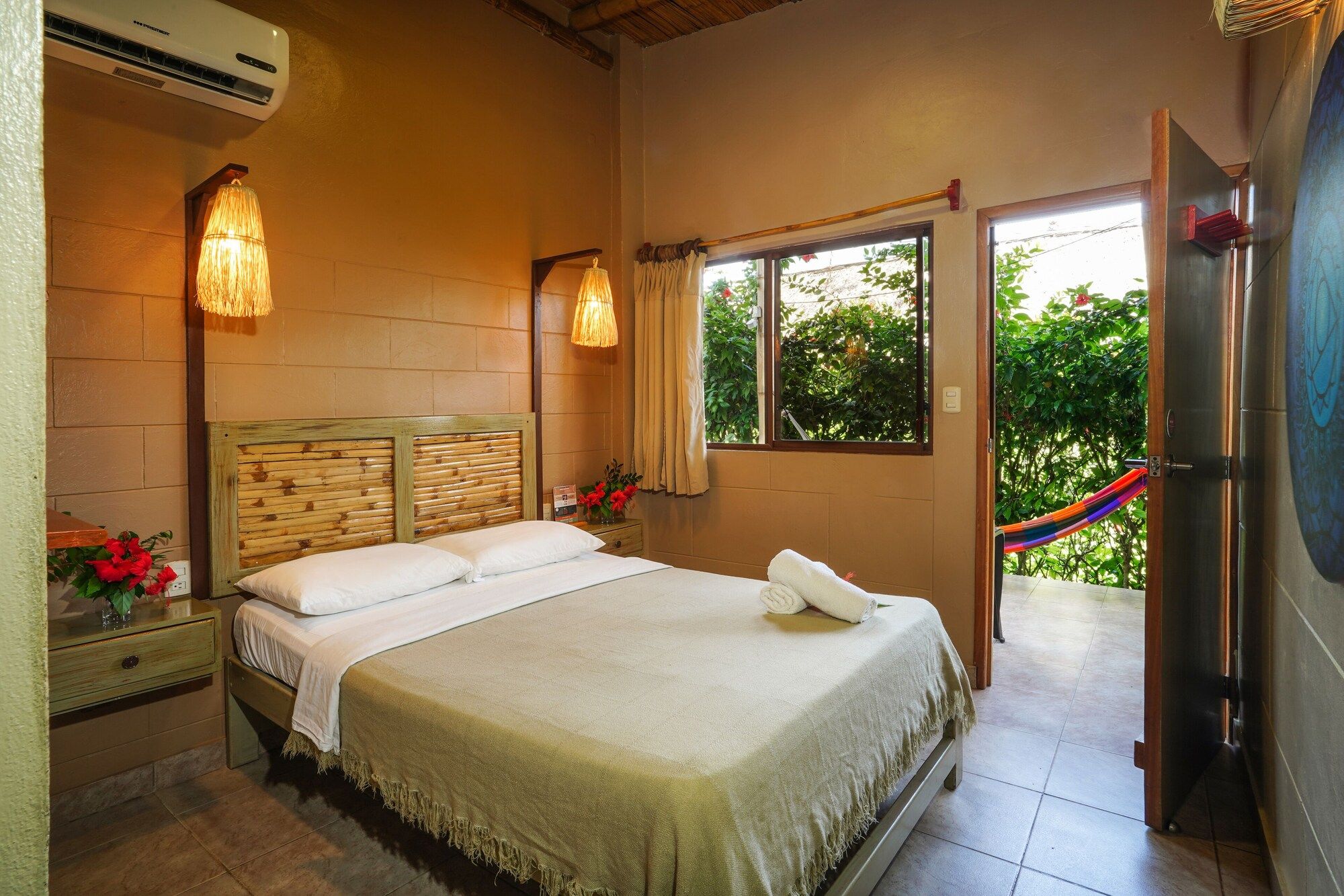 Hotel Kundalini - Montañita (Guayas)