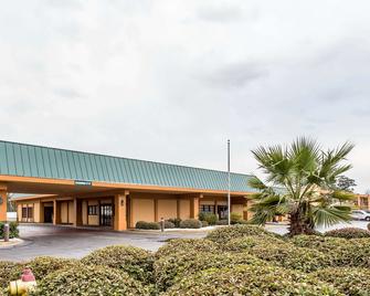 Quality Inn Midtown - Savannah - Building