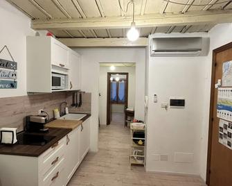 Ankon Apartments Suite Don Gioia - Ancona - Kitchen