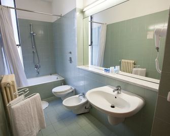 Hotel Esperia - Rho - Ванна кімната